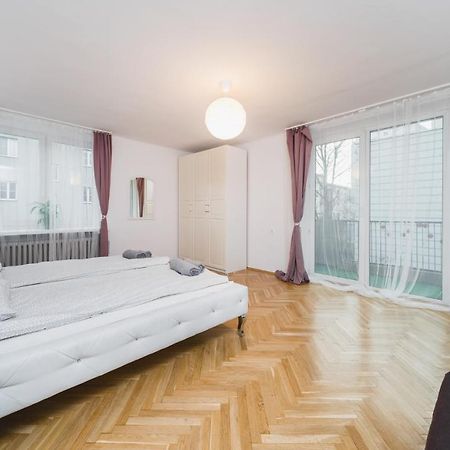 Sunshine Parkside Hideaway - 3 Bedroom - By Upstairs Krakow Ngoại thất bức ảnh