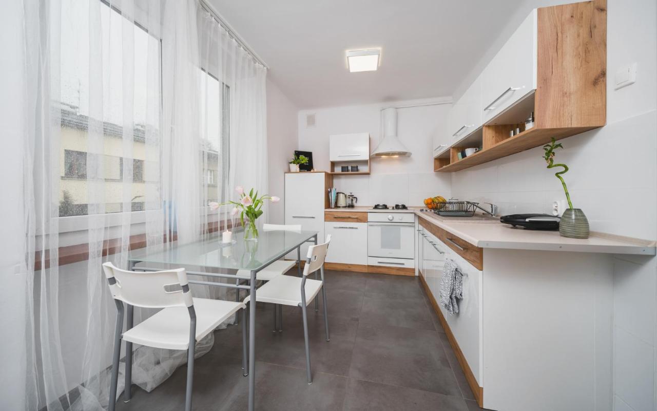 Sunshine Parkside Hideaway - 3 Bedroom - By Upstairs Krakow Ngoại thất bức ảnh