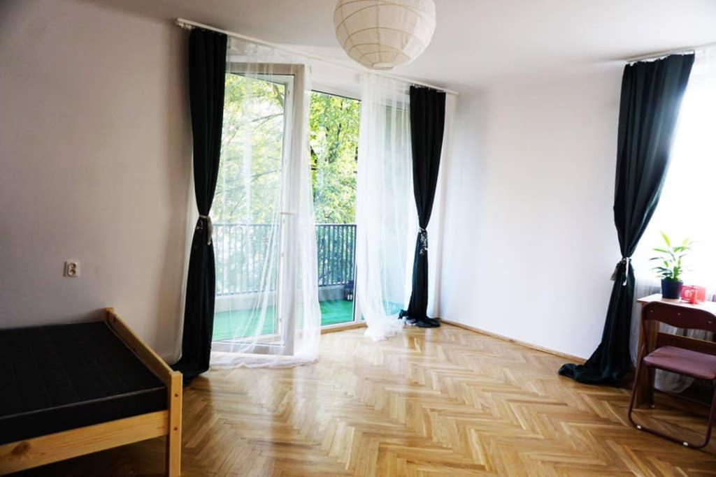 Sunshine Parkside Hideaway - 3 Bedroom - By Upstairs Krakow Ngoại thất bức ảnh