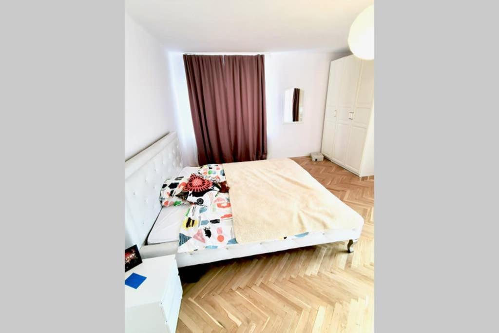 Sunshine Parkside Hideaway - 3 Bedroom - By Upstairs Krakow Ngoại thất bức ảnh