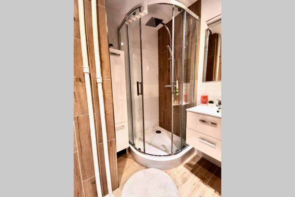 Sunshine Parkside Hideaway - 3 Bedroom - By Upstairs Krakow Ngoại thất bức ảnh